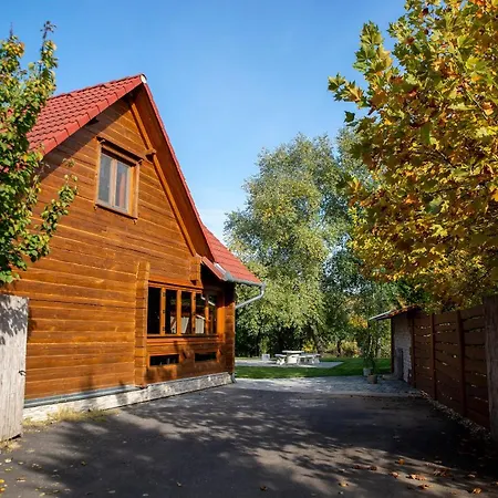 Nyaraló Körösparti Wellness Faház *